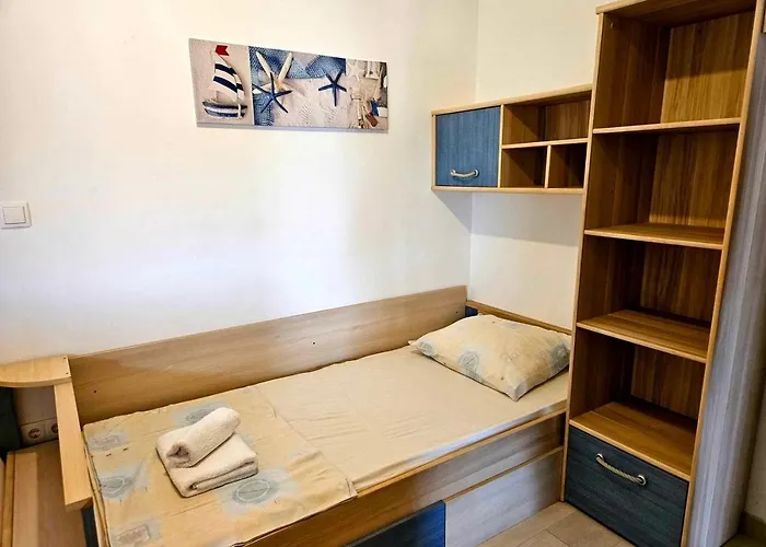 Daire With Parking Space Njivice, Krk - 23573