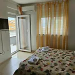 With Parking Space Njivice, Krk - 23573 奈维斯