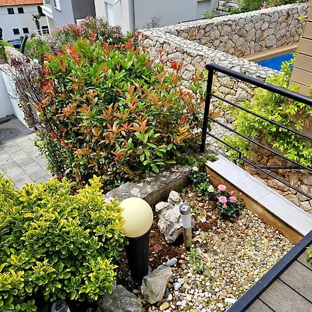 With Parking Space Njivice, Krk - 23573 奈维斯